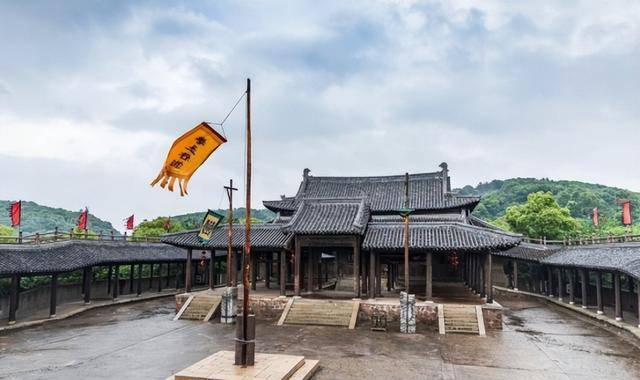 水浒中的八百里梁山泊,在历史上真实存在吗?是现在的哪里?