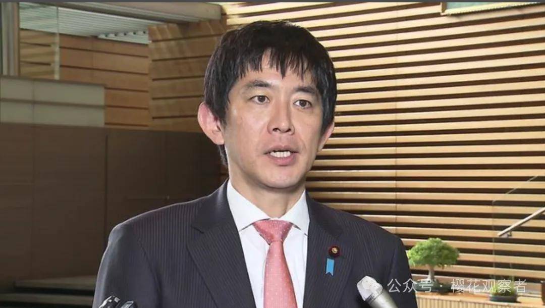 人们期待他能承担因秘密资金事件而受损的党形象革新.