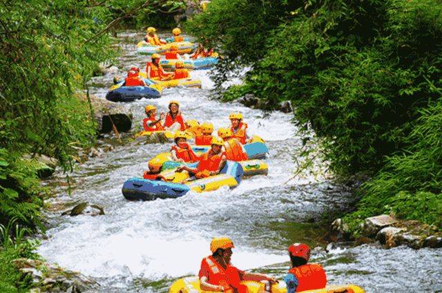 莫干山十八道弯漂流激情开漂,一起来"湿身"尖叫