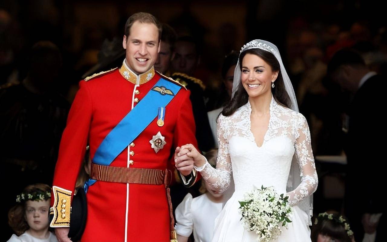 威廉王子和凯特王妃的幸福生活续:我的眼里只要你—从爱情故事到牵着
