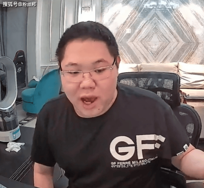 经历了重大人生巨变，pdd停播原因是丧父，上线爆料即将回归复播