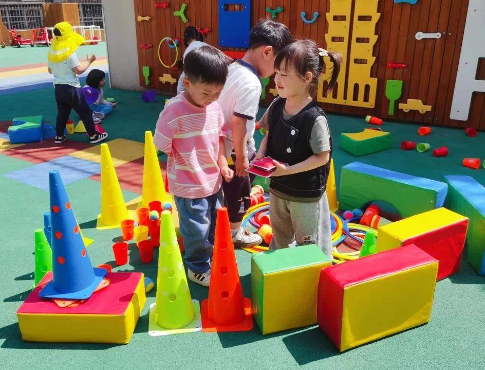 和小朋友玩了个幼稚的游戏