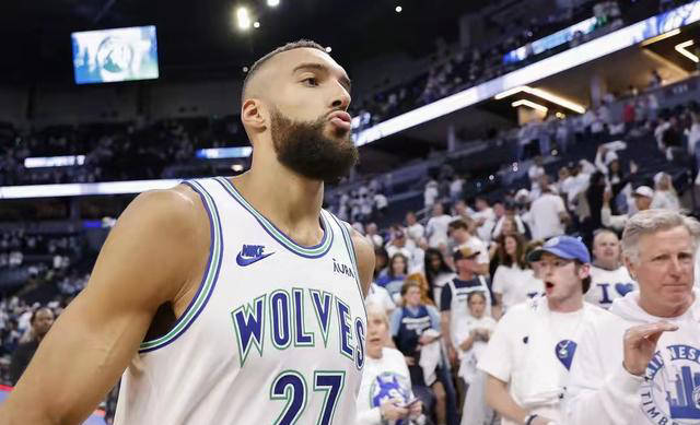 2025年自由市场十大全明星球员排名及合同前景分析