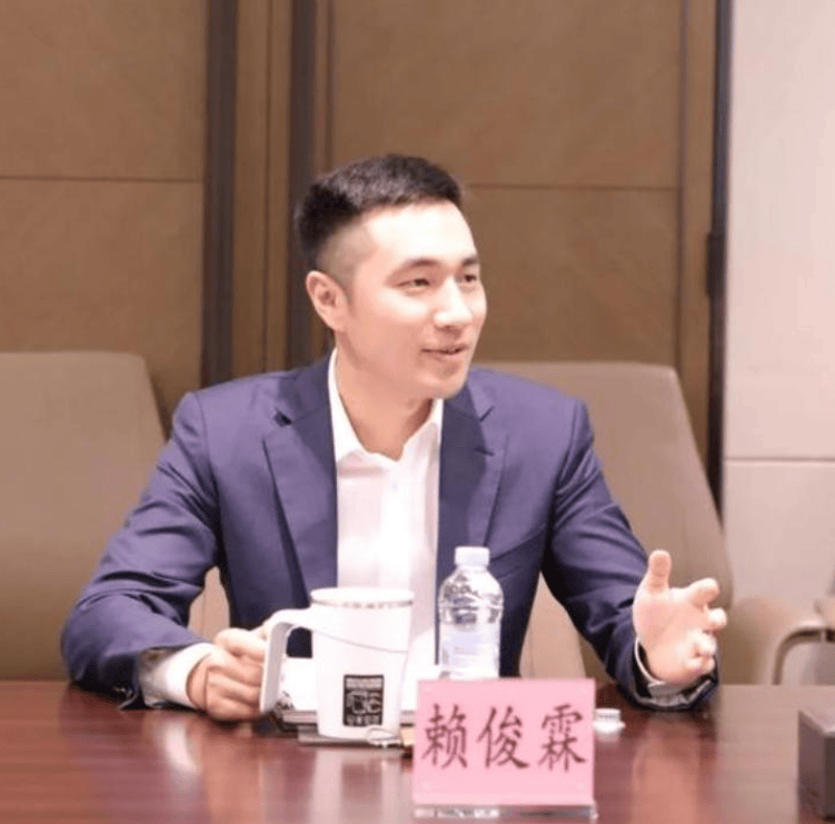 乔欣恋情大揭秘:富二代男友身份引热议,结婚传闻扑朔迷离