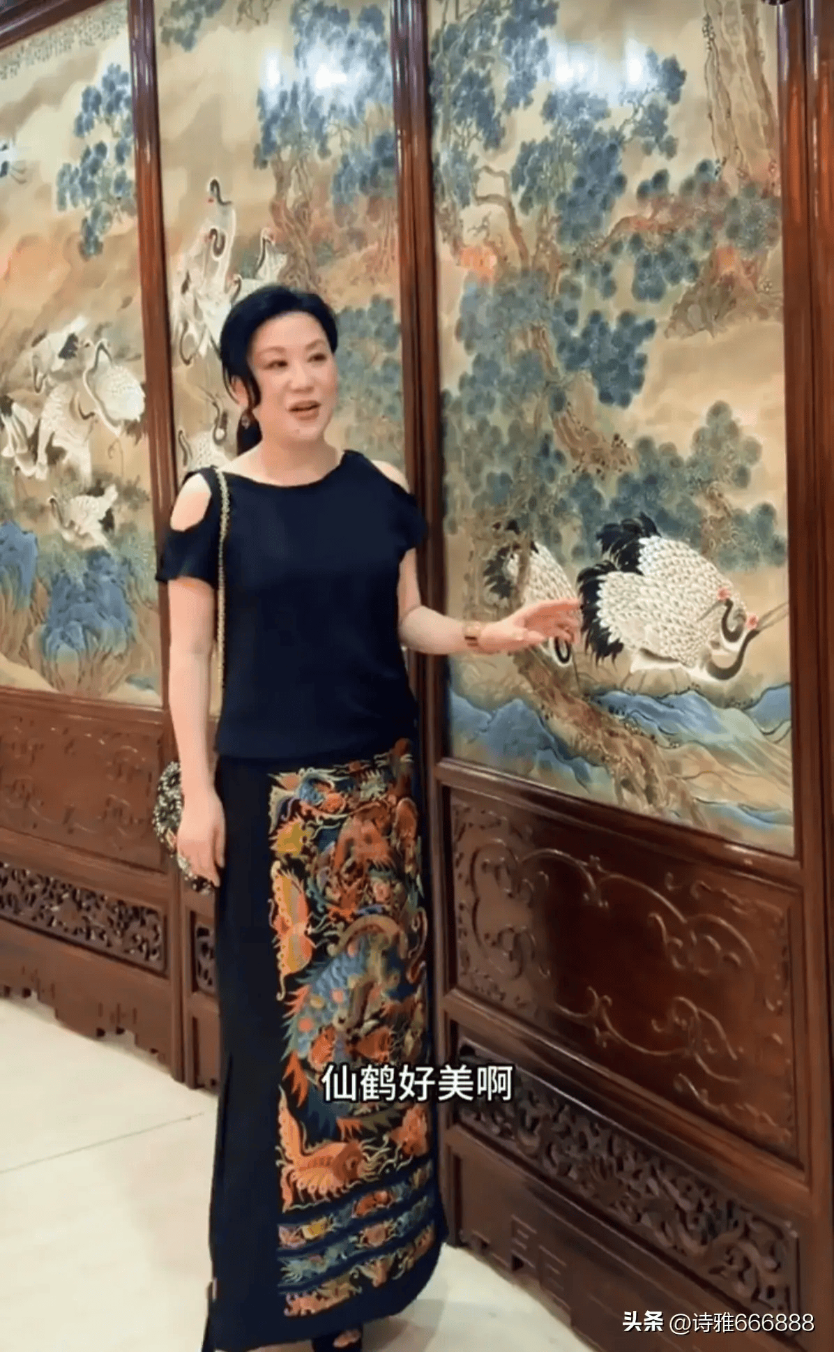 69岁吕良伟和54岁老婆杨小娟同框完全看不出年龄差,真的很会保养