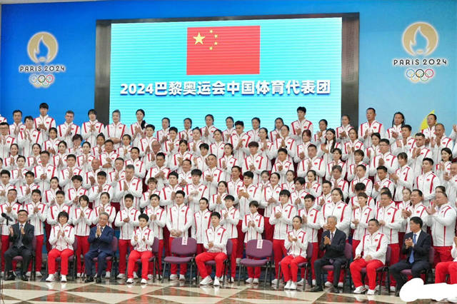 樊振东藏张军后显瘦,马龙立姚明前太娇小_全红婵_巴黎奥运会_代表团