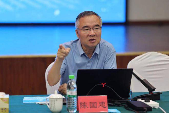 旅游发展现状进行分析,急需解决的突出问题进行汇报;韩建军首先发言:7