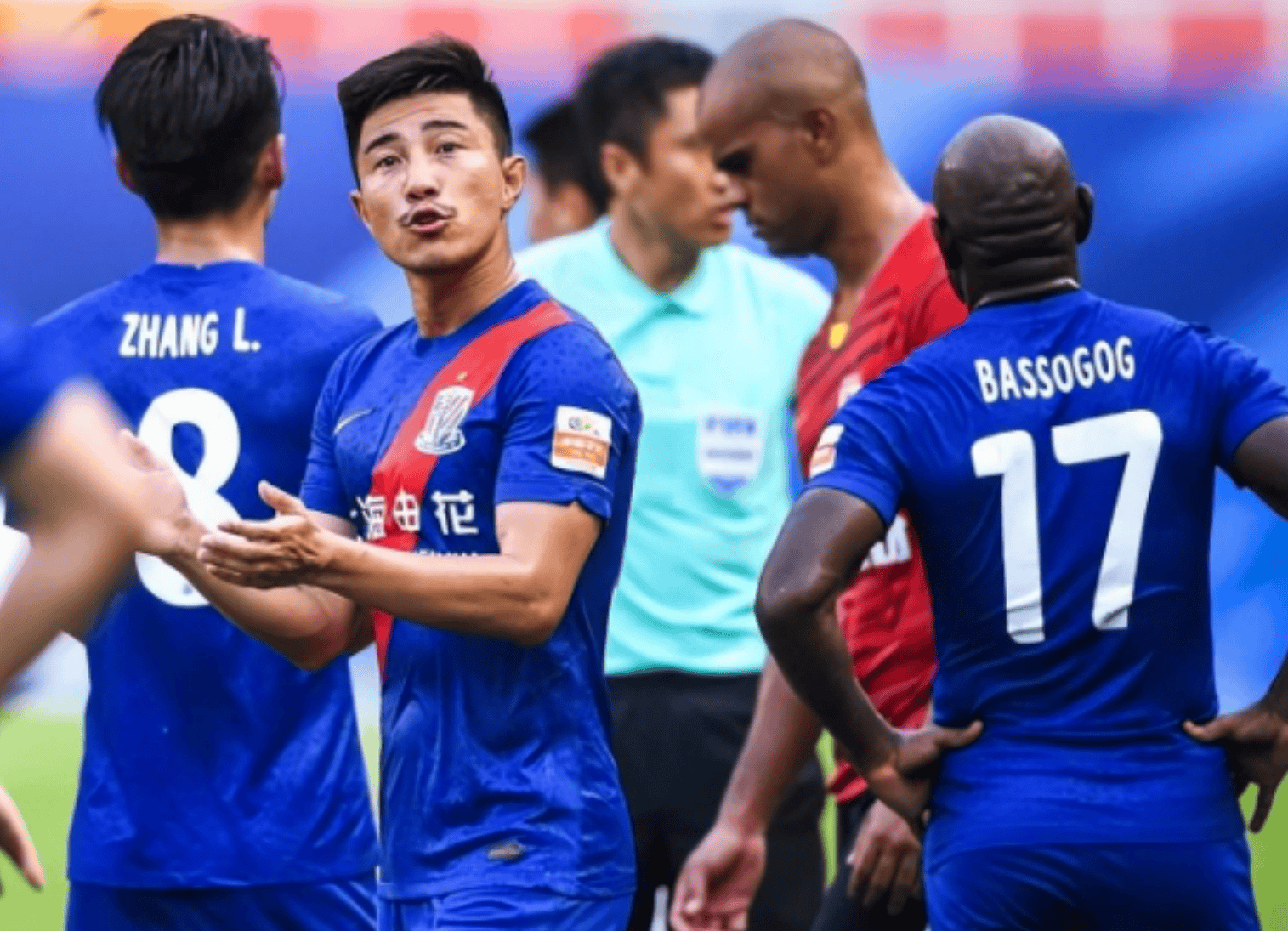 一旦申花本赛季夺冠曹赟定的足球生涯将画上圆满句号,无憾矣!