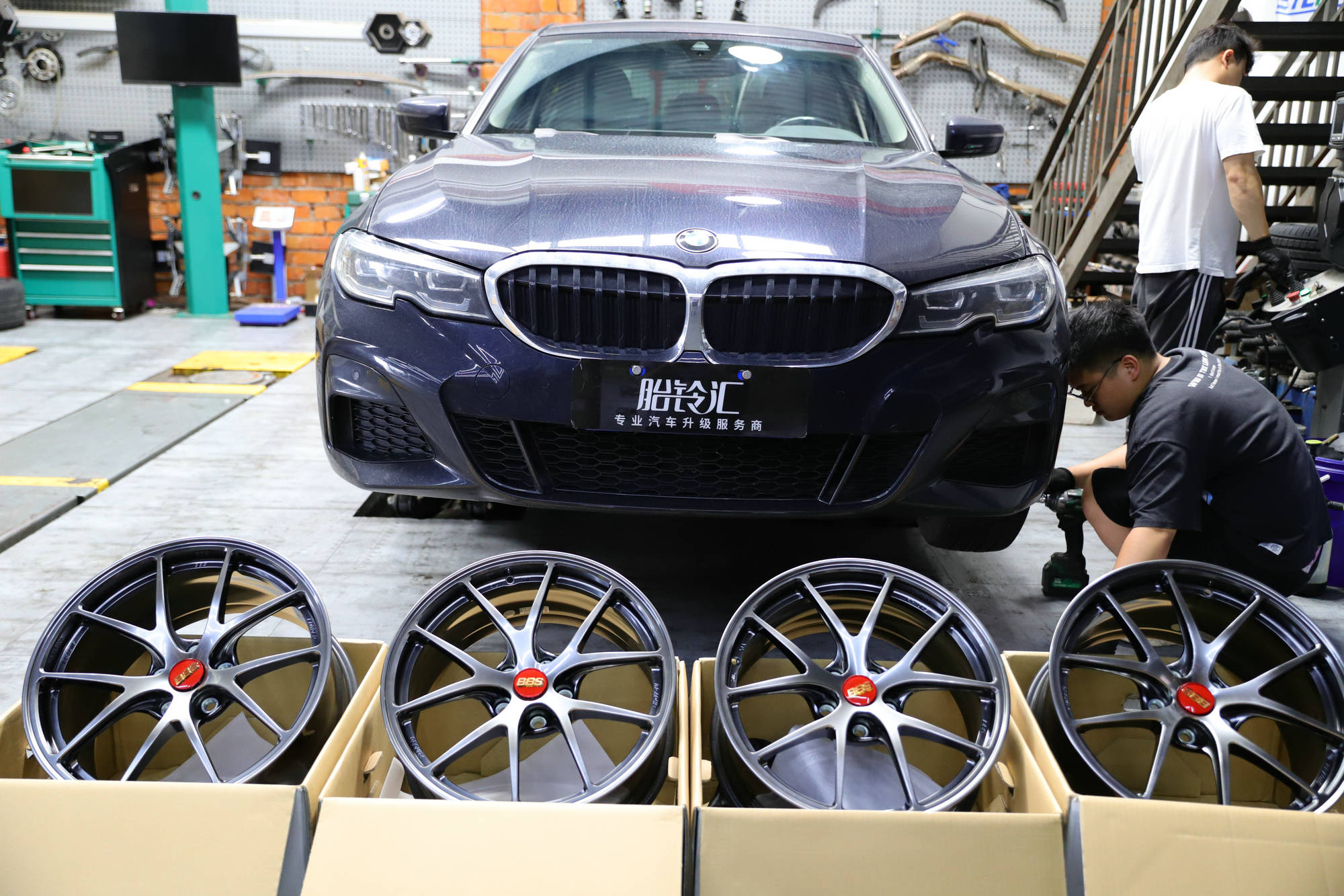 宝马三系之美:日本bbs锻造ri-a改装轮毂深度体验