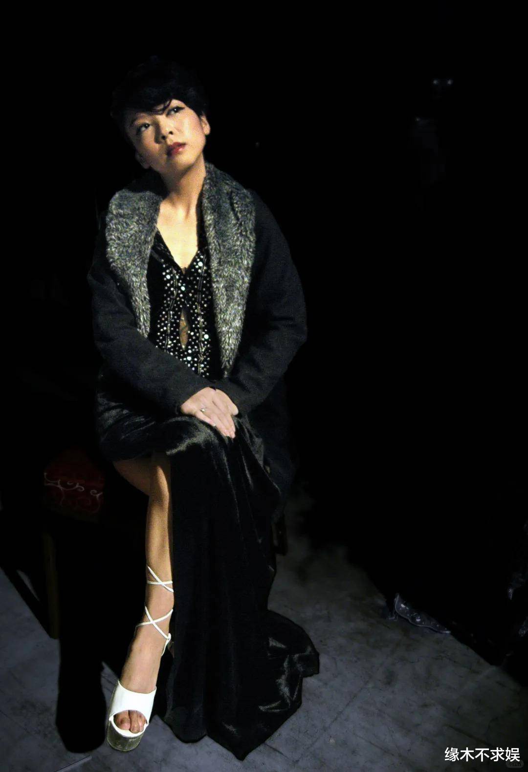 如今这位被称为中国爵士女王的光头女歌手也不幸去世年