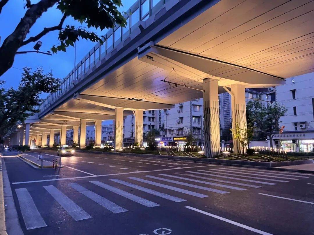 点亮杨浦区!内环高架桥下空间景观照明上新啦