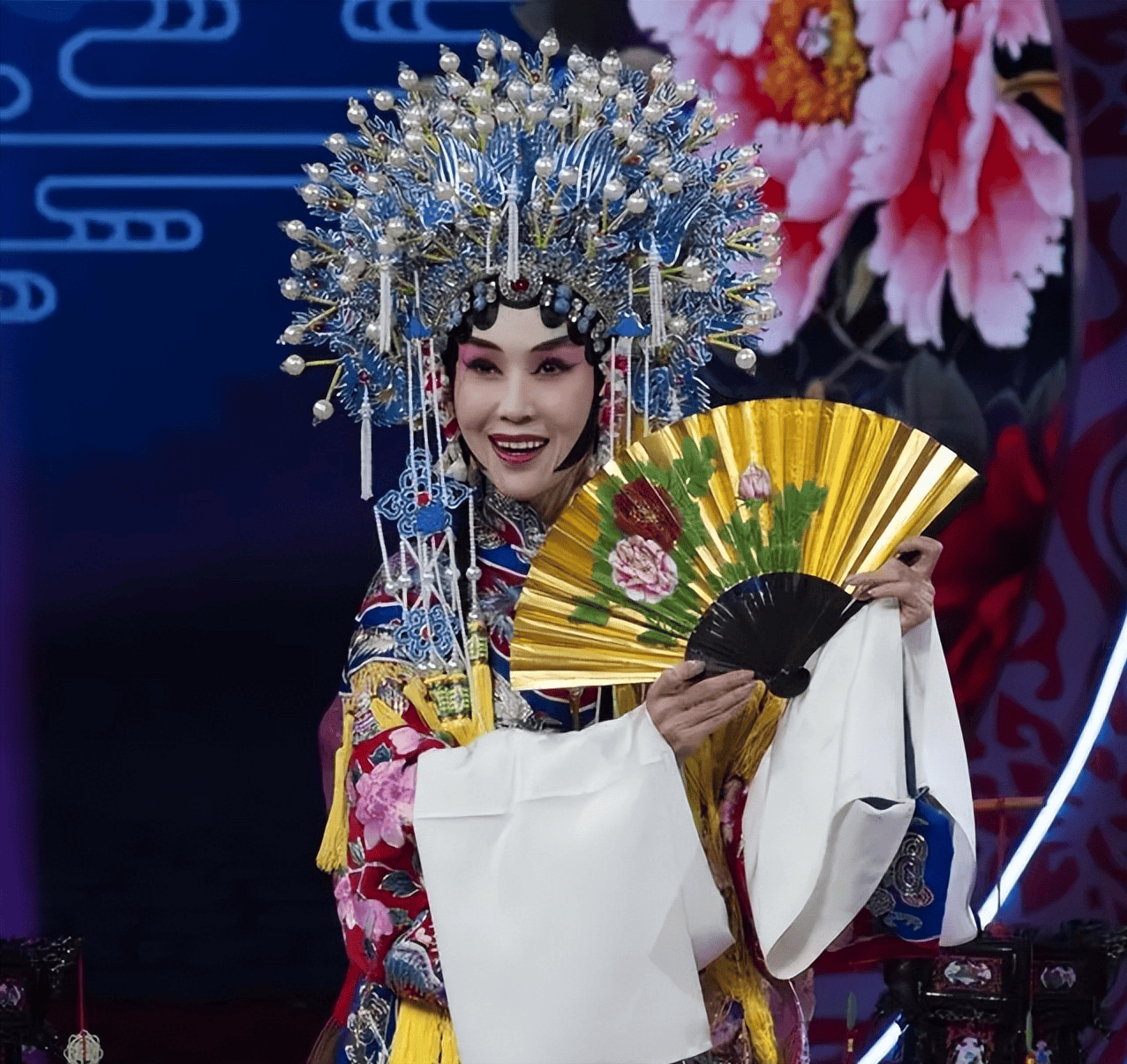 董艺向所有观众展现了自己的戏曲功底,即便是面对一些老艺术家,她也