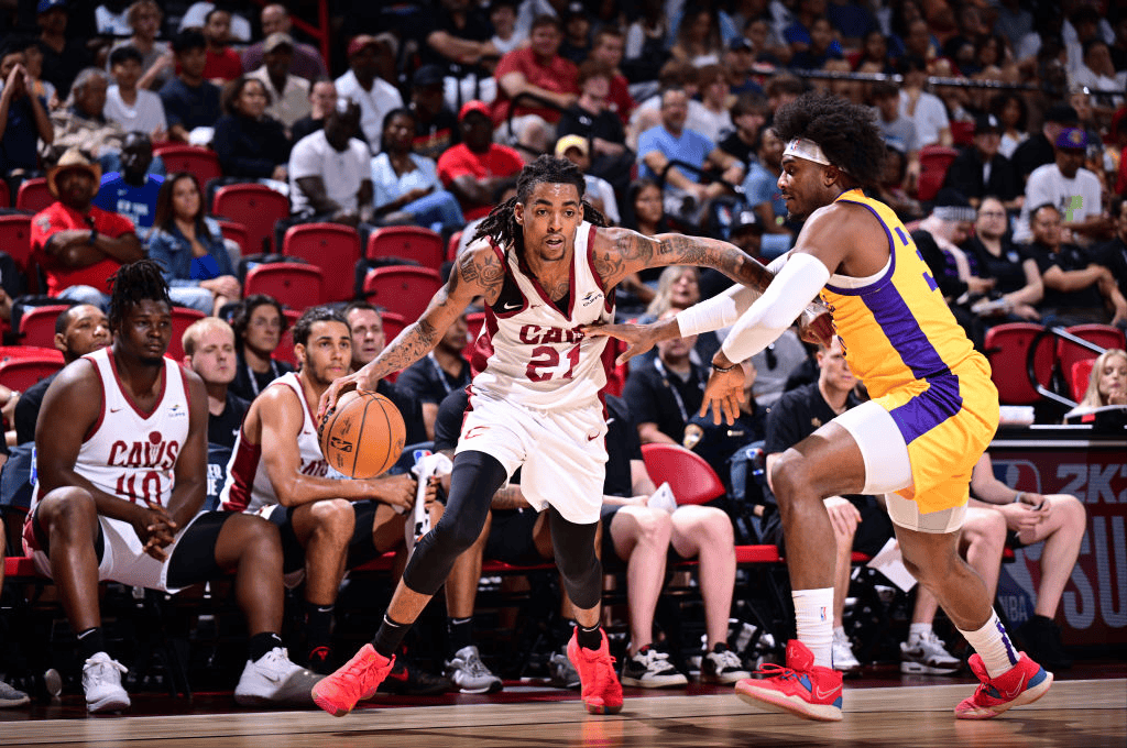 湖人93-89骑士!可怕的不是布朗尼爆发,而是霍姆格伦赛后这番话