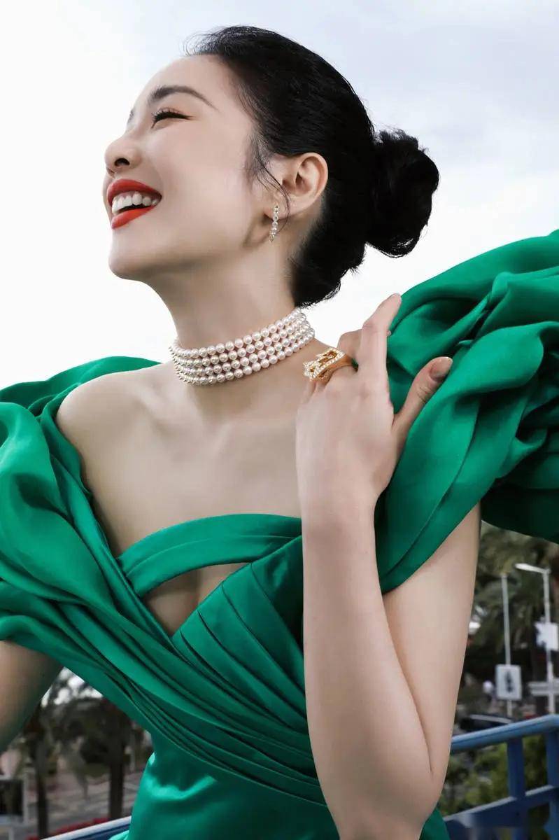 原创36岁的她这身材谁能顶得住高叶的写真美照让人感叹她的魅力无法