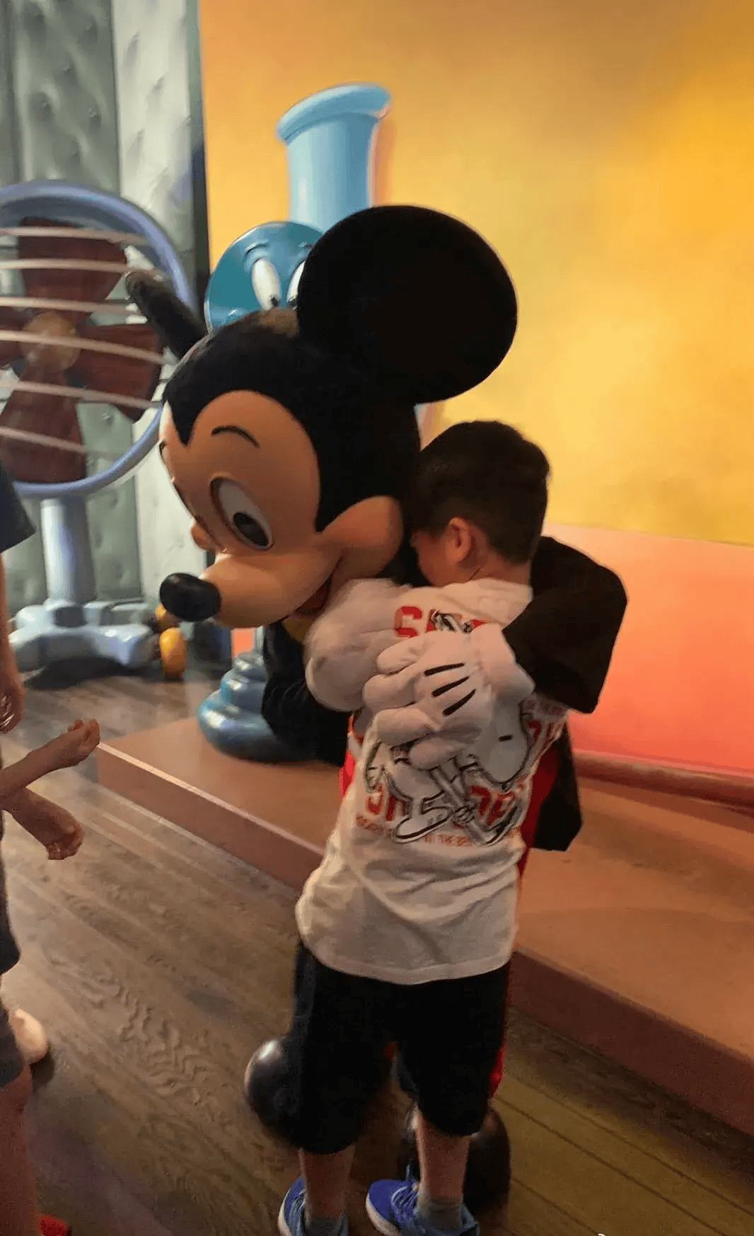 林志颖3个儿子长大了,双胞胎变化大,15岁的kimi个头直逼180cm!