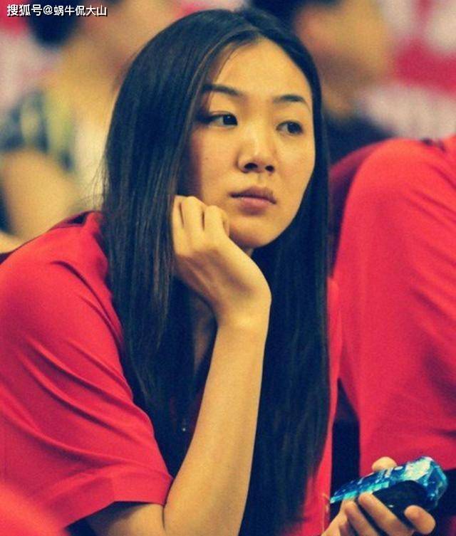 曾被造谣怀孕的篮球女神,退役后嫁人当辣妈,如今宣布王者归来_赵爽