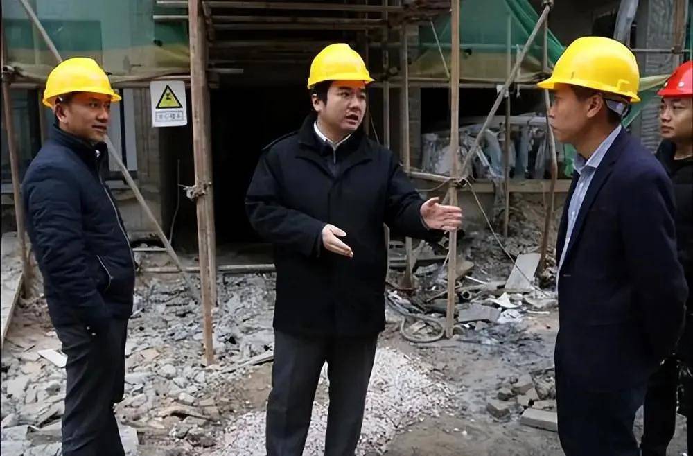 14年,80后县长让王健林把利润全留在丹寨县,后来他的仕途如何?