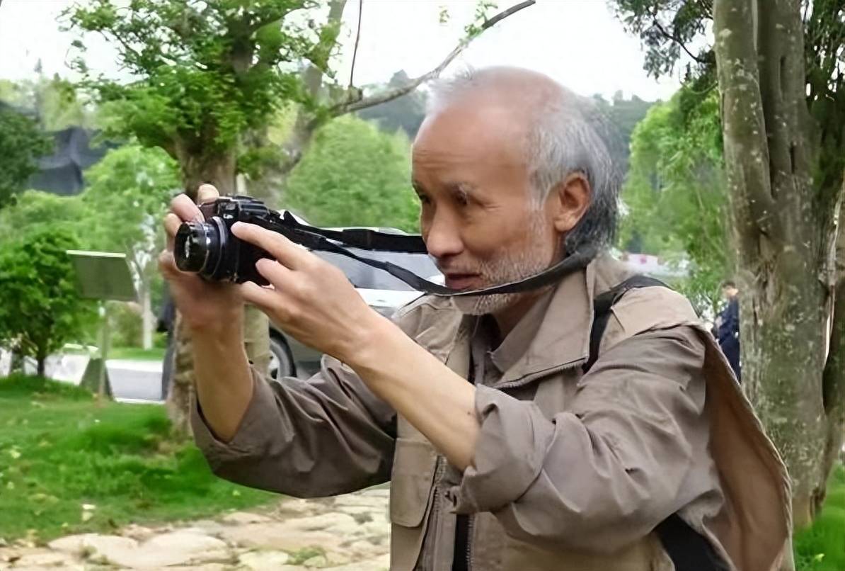 老外求购却被怼,此生物为何这么贵_陈远辉_烙铁头_毒蛇