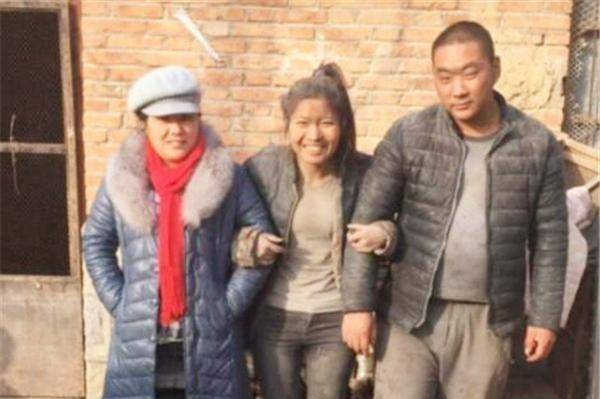 回顾张芳芳的毁灭史:从"水泥妹"到"万人唾弃",老公和她离婚