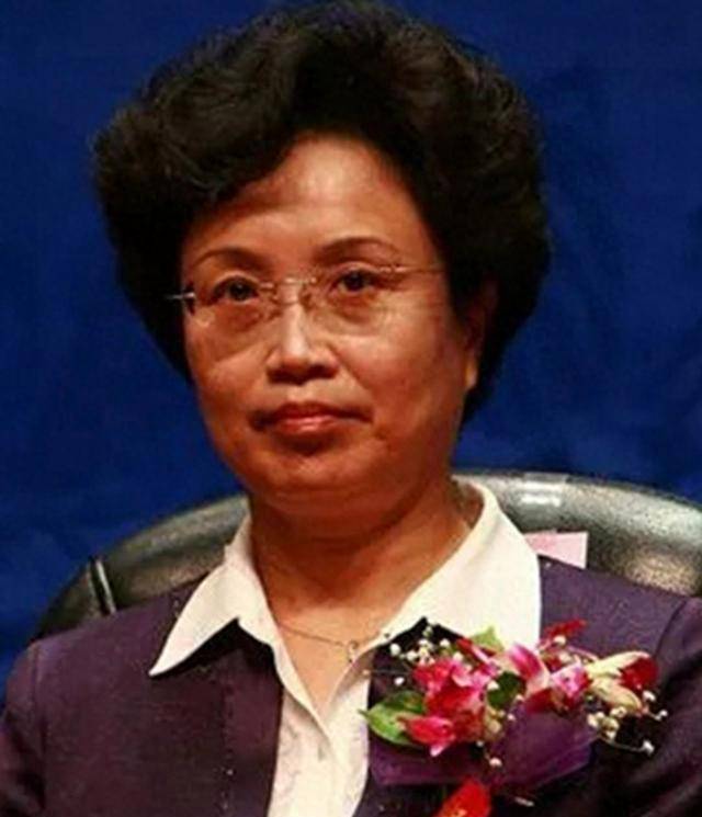 她28岁官至正厅级,50岁成为新中国第二位女省长,67岁仍在岗