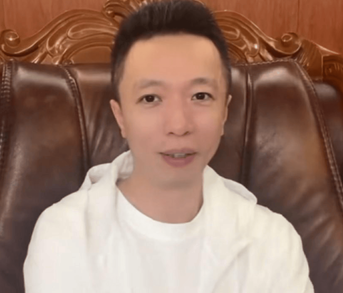 代勇曝光樊小慧资产:别墅2000万,装修1000万,300万豪车好几辆