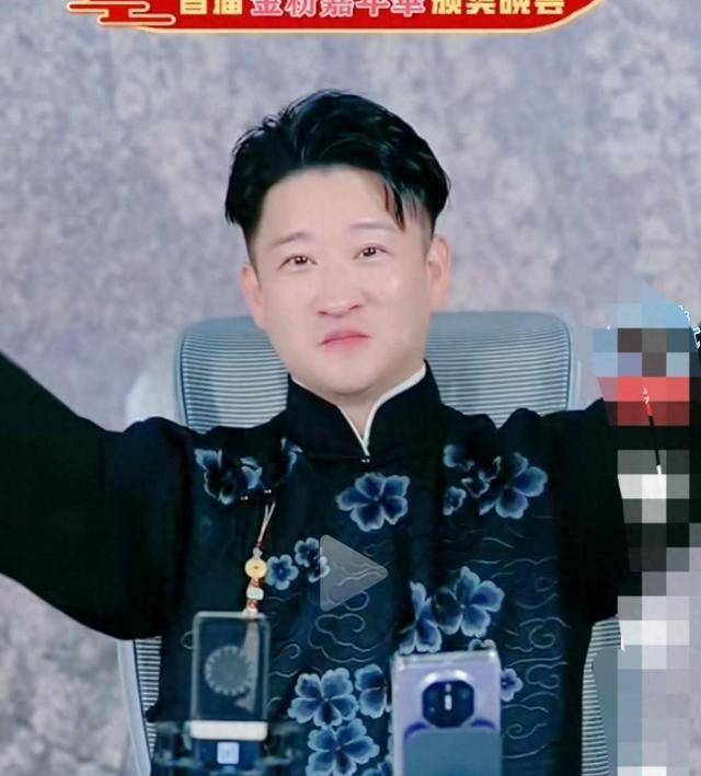 德云社又树敌了,曹云金杨议互刷礼物,杨议劝曹云金过日子要节省