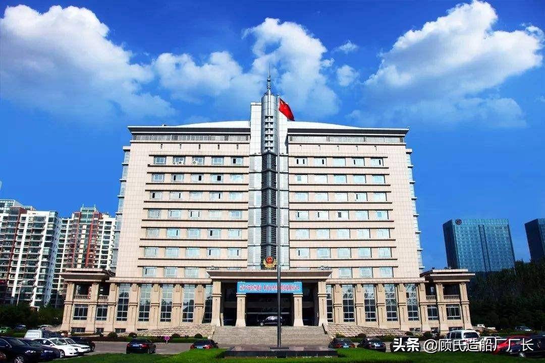 因为胶州市公安局曾经在1996年夏天接到一起报案称:徐州市某区的一名