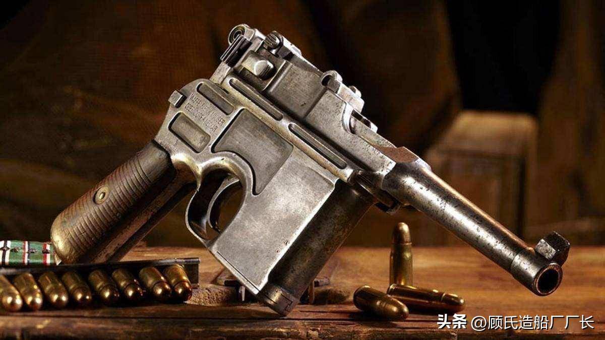 63×25毫米手枪子弹,使用10发弹匣供弹.