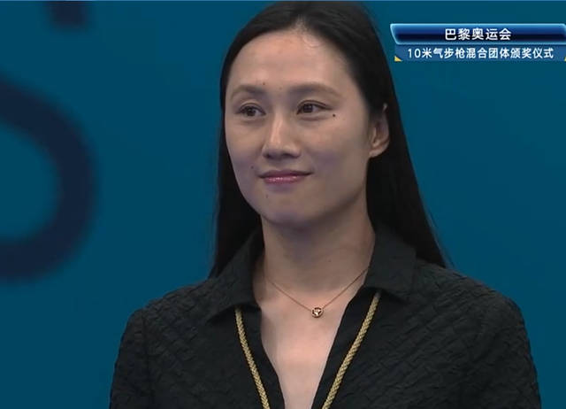 张虹意外用中文颁奖,黄雨婷获金牌惊喜