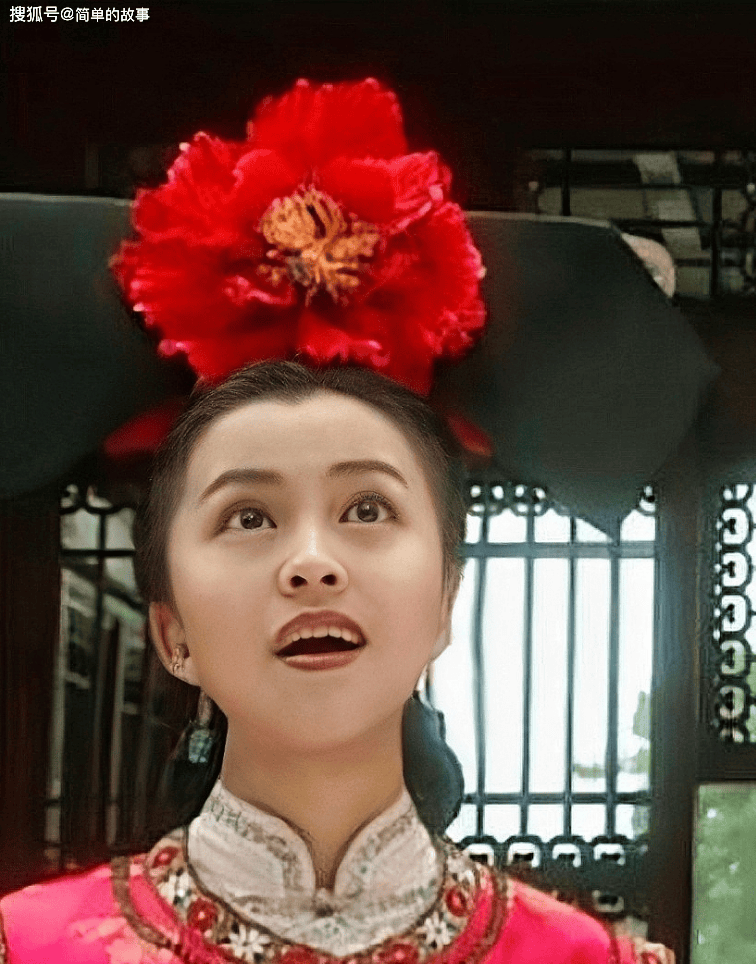 在当年大火的《还珠格格》中,她扮演的丫头彩霞,有印象吗?