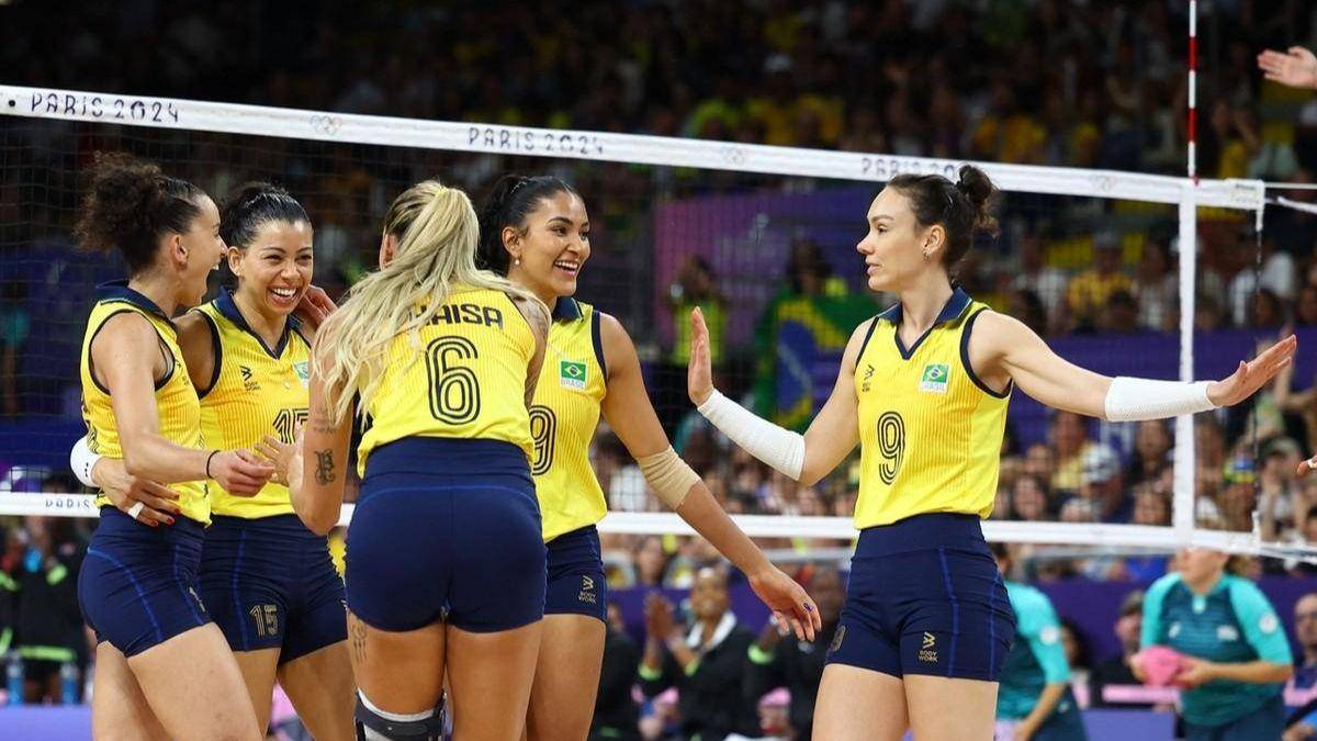 奥运女排最新战报:中国女排3-2美国,巴西横扫,土耳其逆转绝杀