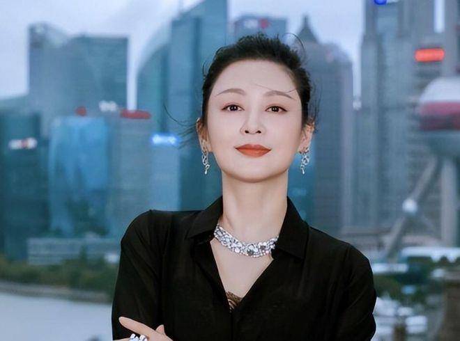陈飞宇的神奇操作陈凯歌和陈红有两个儿子,长子陈宇昂和小儿子陈飞宇.