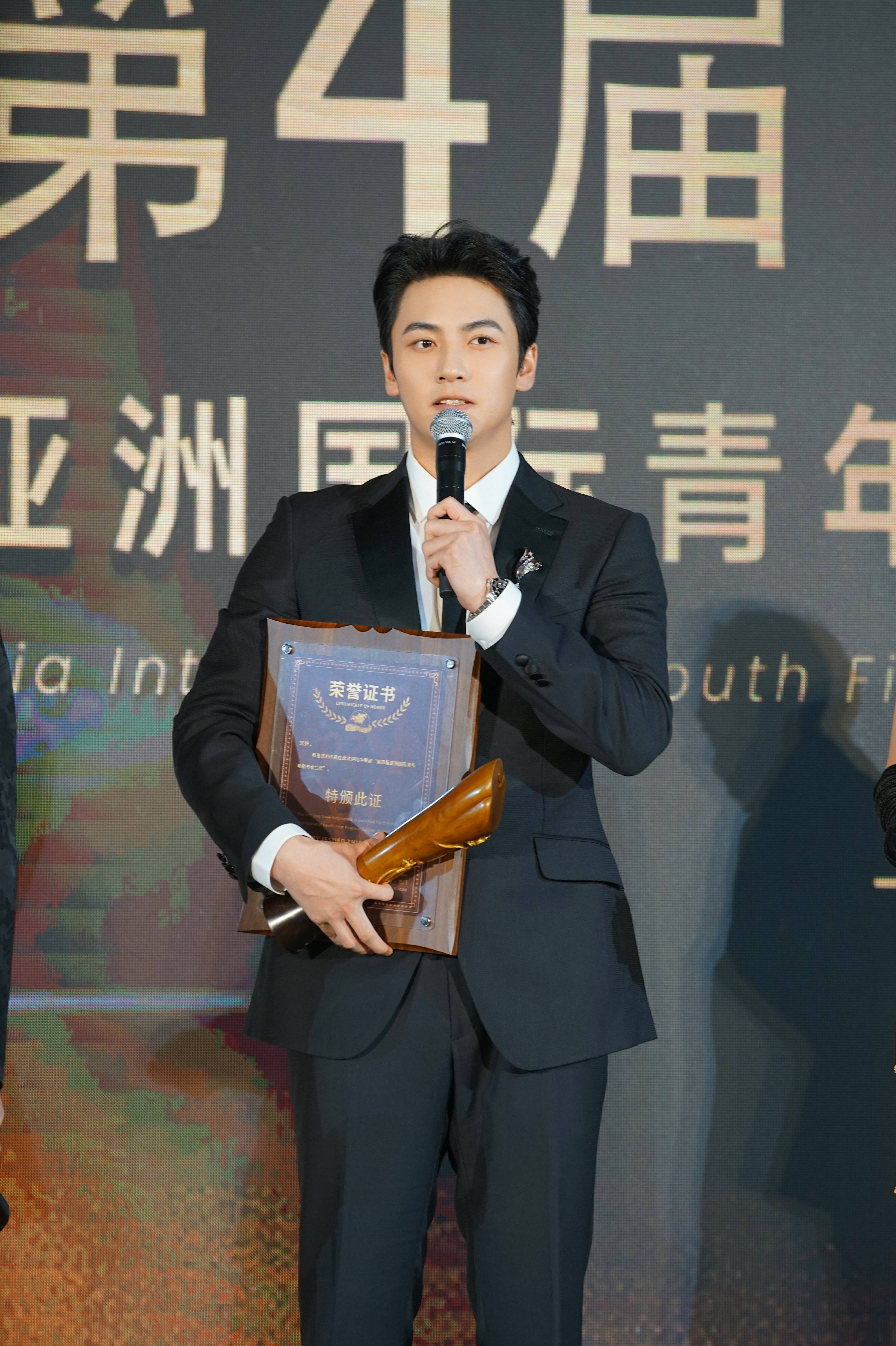 2024年第二季度"中国好人榜"发布 青年演员刘昊宇推荐家乡"葛老师"