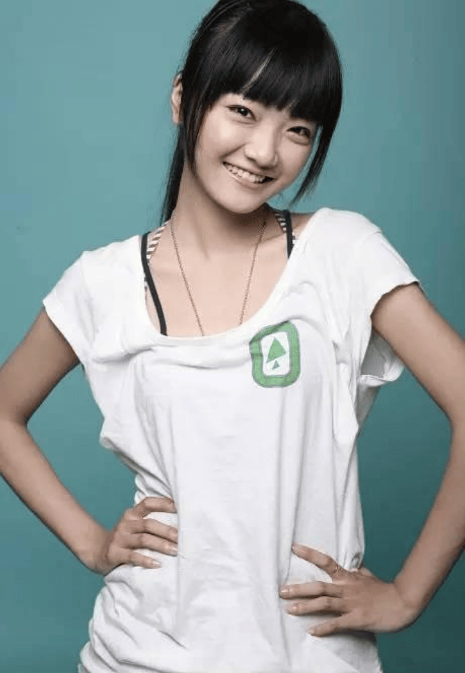 曹苑:13岁出道,21岁获封影后,嫁大6岁男演员,大女儿是她骄傲