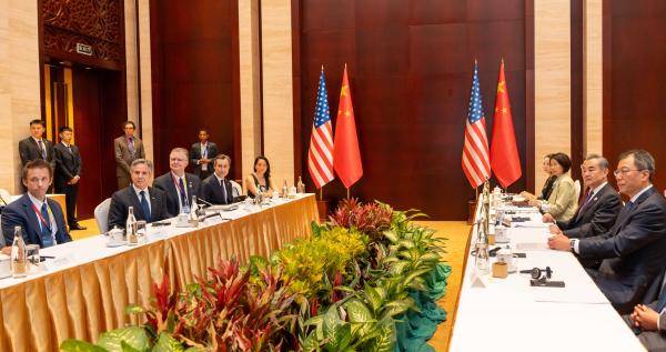 中美外长会谈80分钟,王毅没给对方留面子,对4件事捅破窗户纸