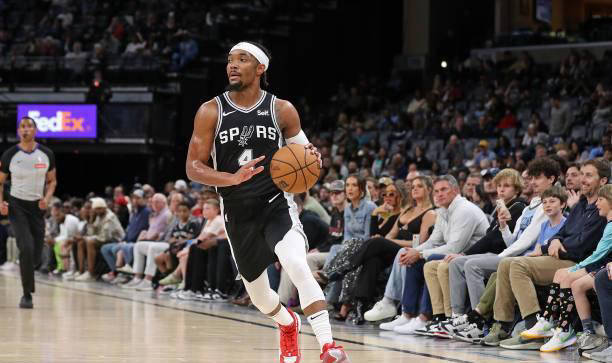 开拓者签下前马刺后场球员格雷厄姆,上赛季仅出场23次_合同_黄蜂_1