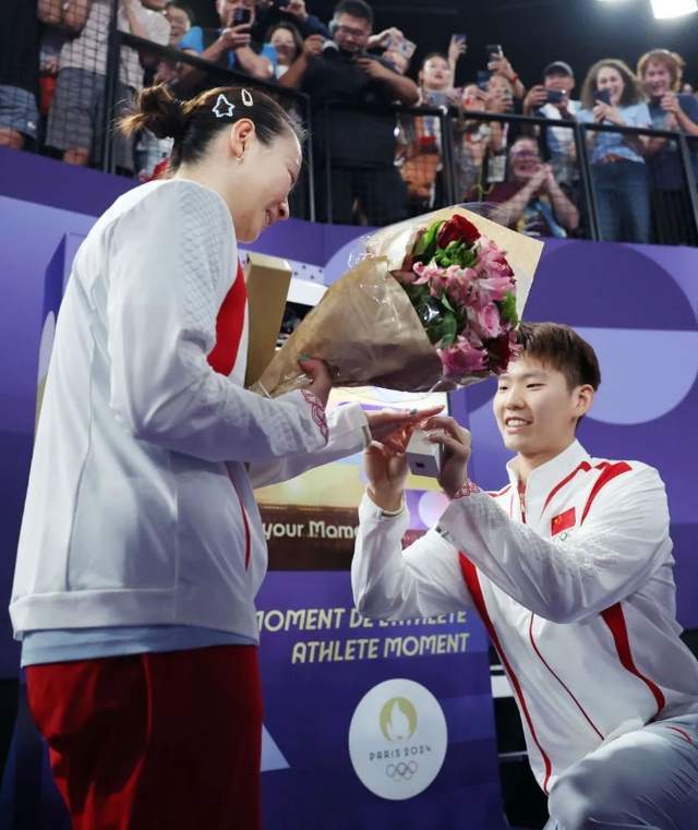 东京奥运会,郑思维/黄雅琼输给队友王懿律/黄东萍获得银牌之后,有网友