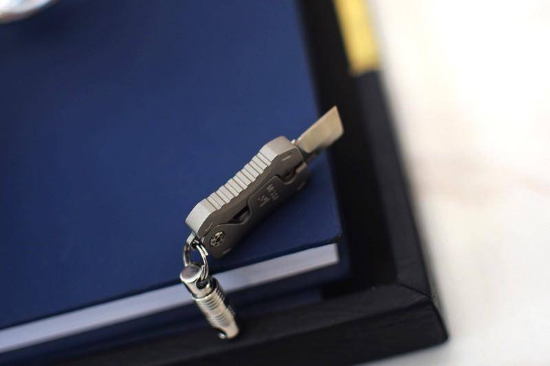 无与伦比的小型多功能刀具 费戈（FEGVE）钛合金δM390萝卜小DAO