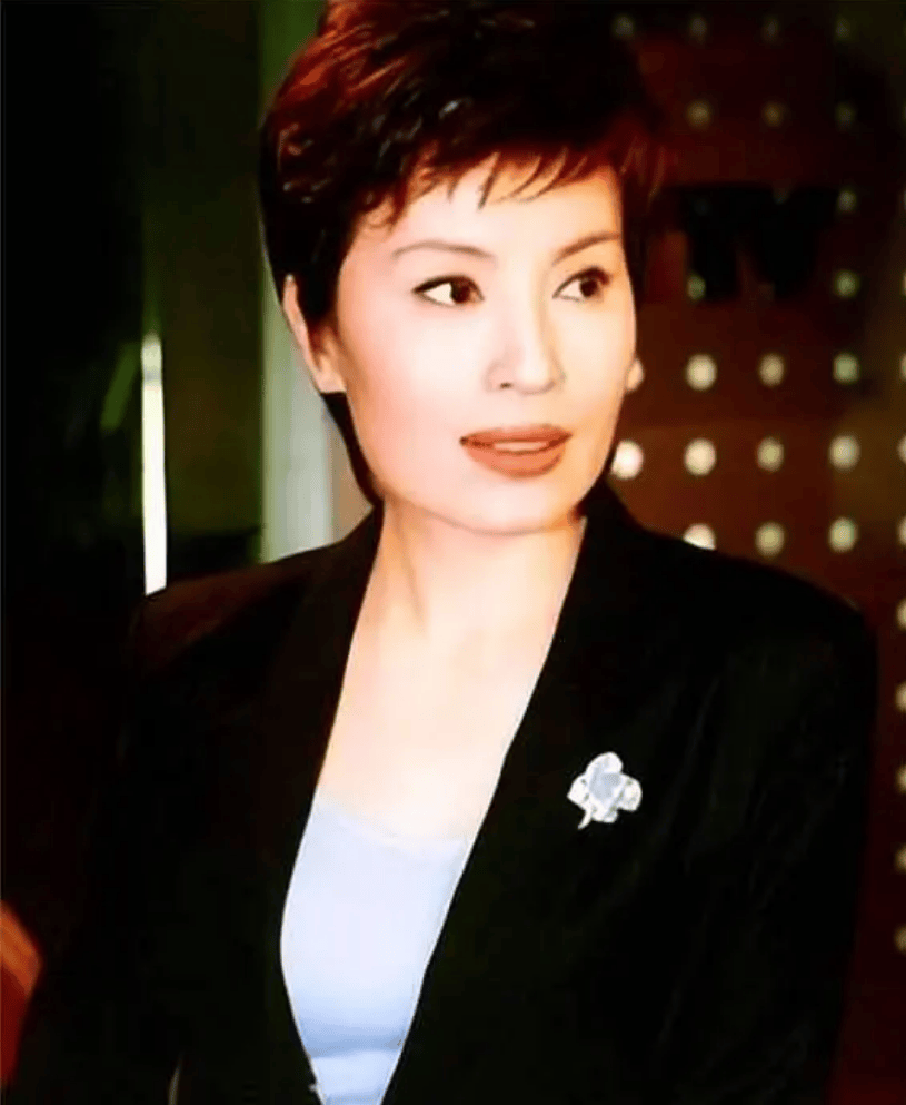 央视著名主持人张羽:工作26年零失误,当红时离职去当名企副总裁