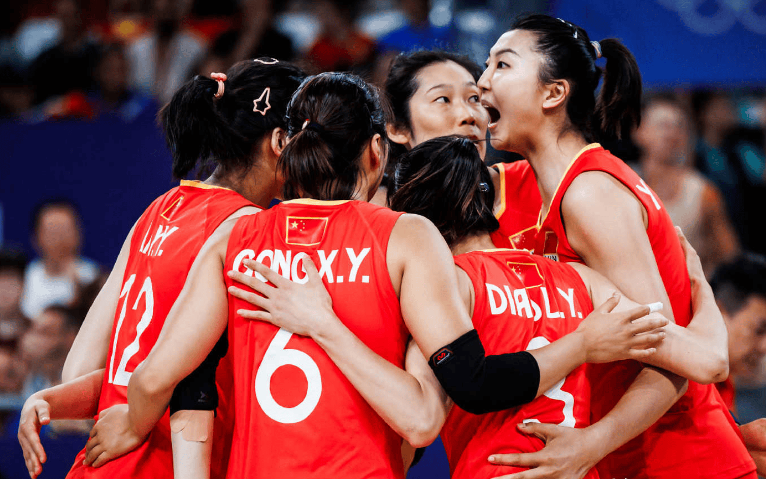 女排3-1塞尔维亚!李盈莹28分,王媛媛龚翔宇攻守兼备,朱婷伤退