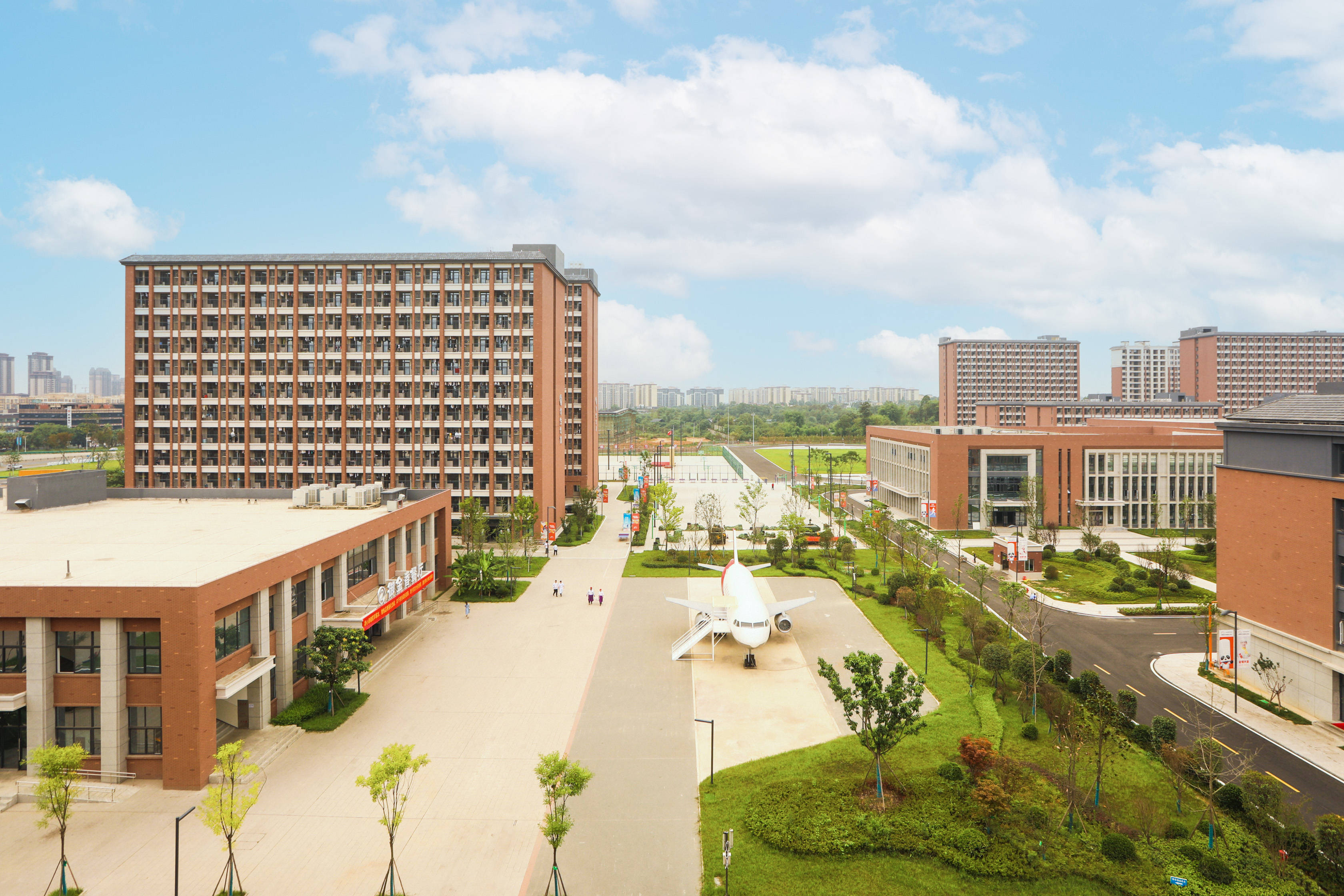 如果当前的学校无法满足学生的职业发展需求或个人成长目标,那么转学