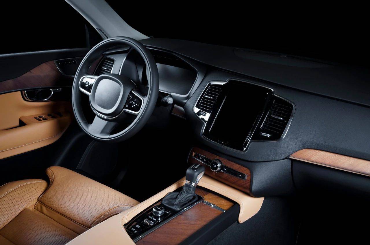 玩转汽车内饰革——万华化学leasys无溶剂汽车革解决方案