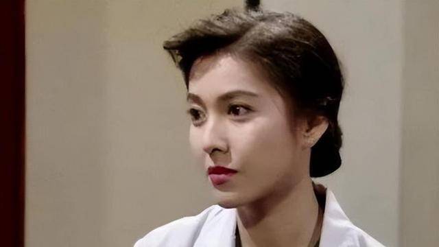 演员李婉华:35岁嫁平凡丈夫,41岁连生三胎,女儿比她还漂亮