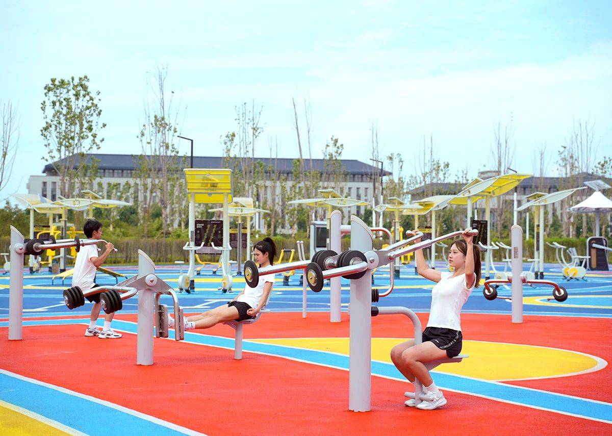舒华体育|湖北高校首个户外智慧健身中心正式运营!