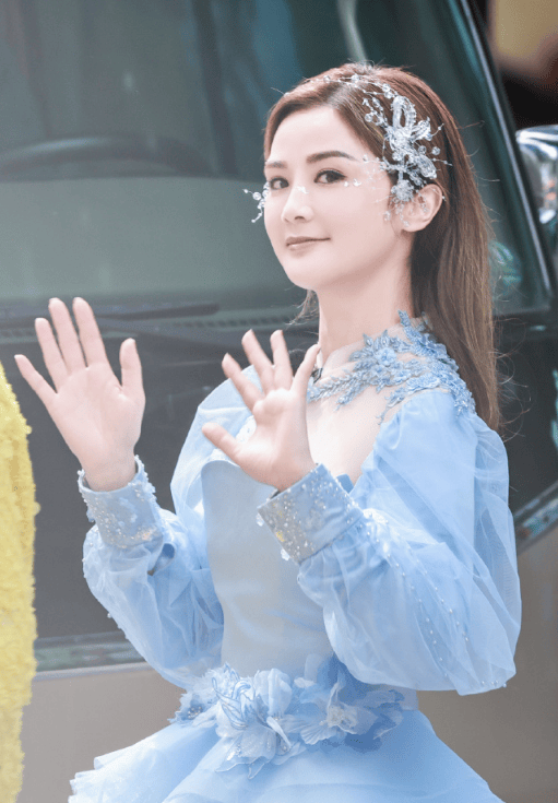 蔡卓妍经纪人丨女歌手的星光旅程