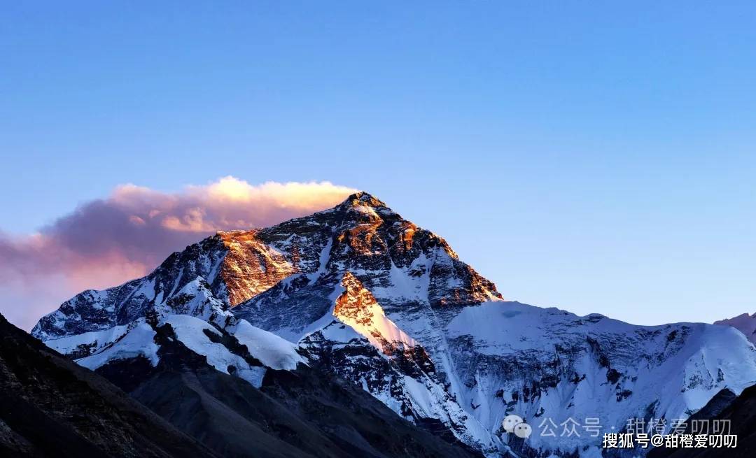 中国十大山峰:攀登自然的脊梁,领略壮丽的奇观