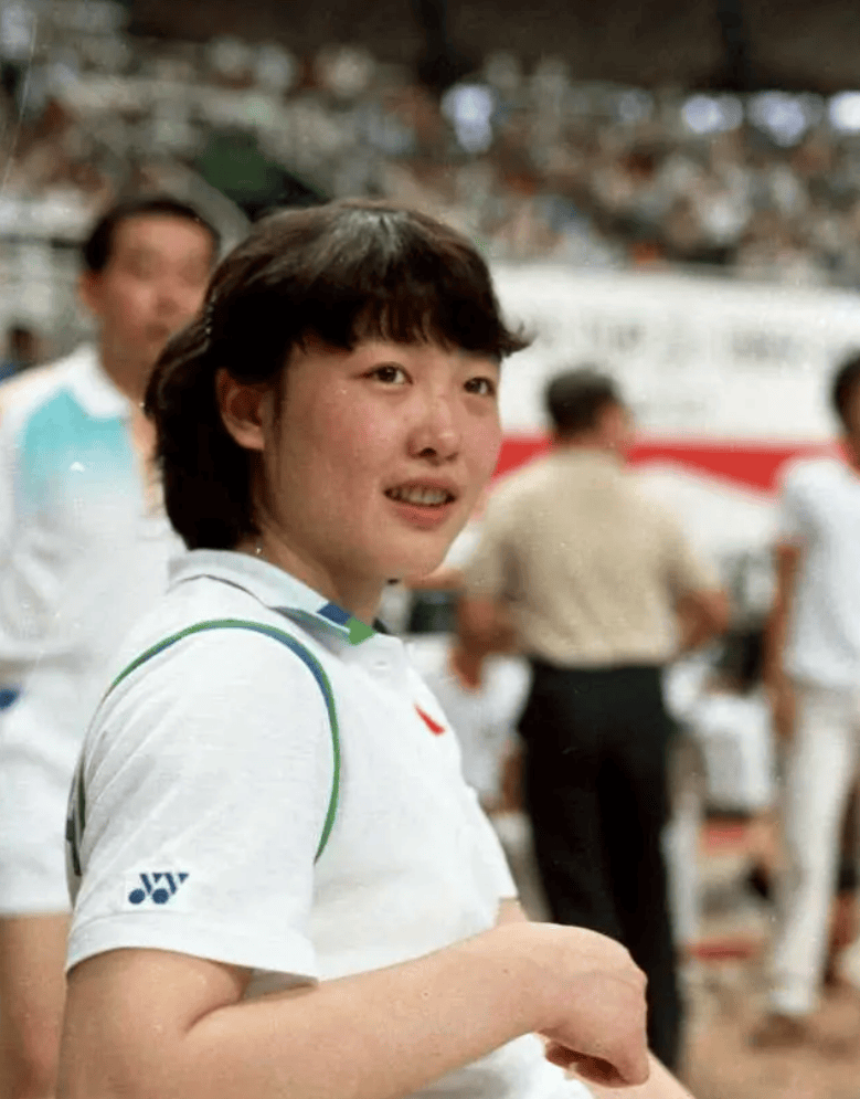 羽坛皇后李玲蔚:48枚金牌,13次世界冠军,丈夫是她的坚强后盾_羽毛球