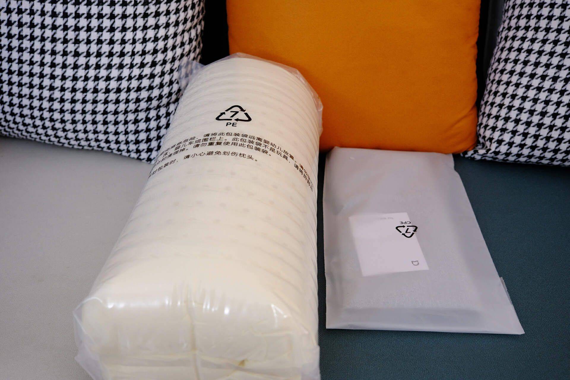 软硬适中,透气满分:小米护颈枕pro,你的私人睡眠顾问!