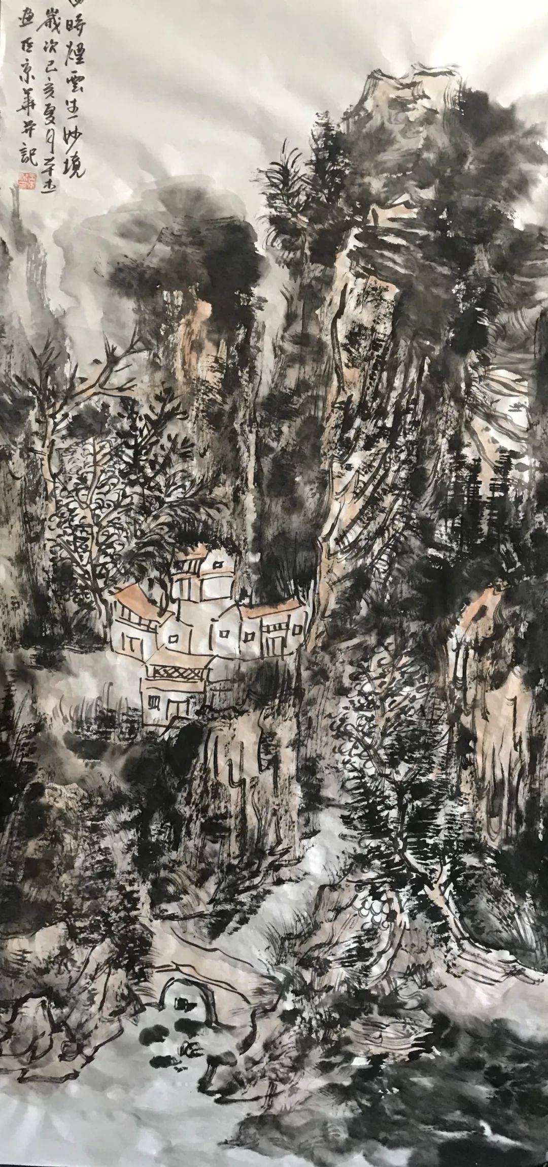 追寻自然之美:著名山水画家王本杰的艺术风格在我国的绘画领域,山水画