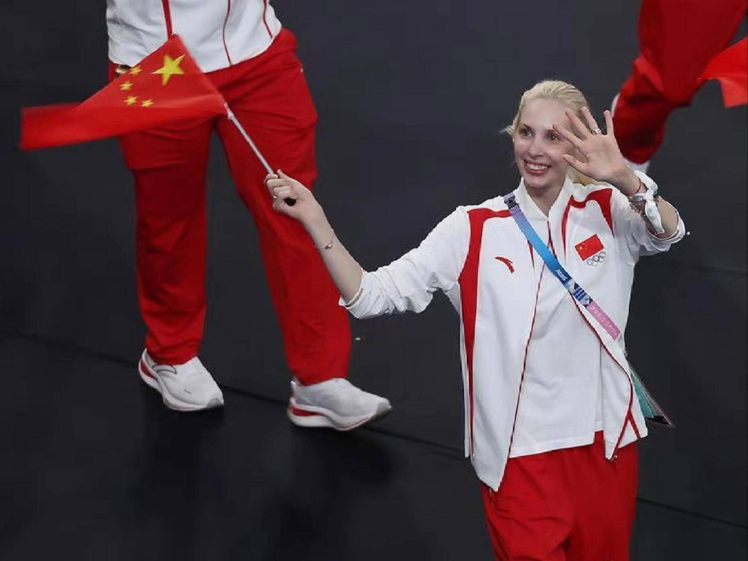 中国艺术体操队夺金背后的俄罗斯教练:阿纳斯塔西娅·布利兹纽克的